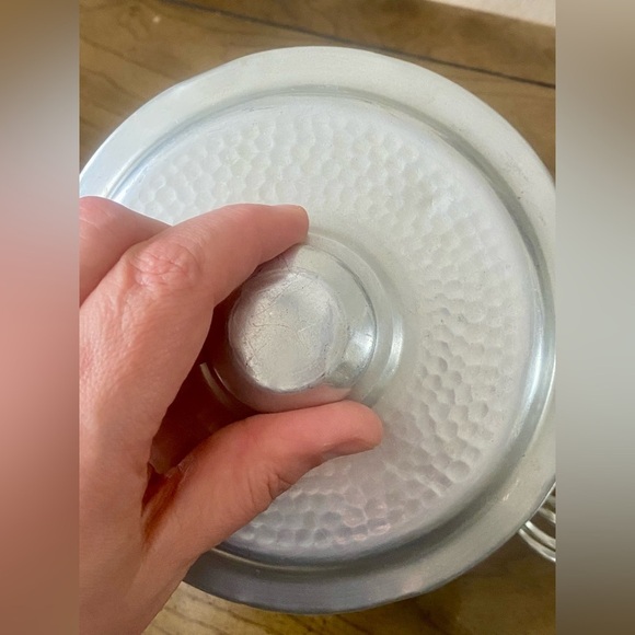 Silver Hammered Ice Bucket with Lid. Vintage. Made in Italy. Aluminum - Picture 3 of 5